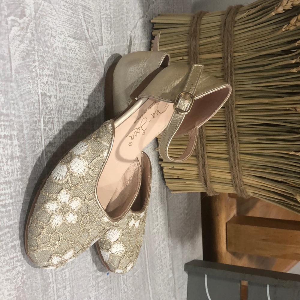 Girls shoe